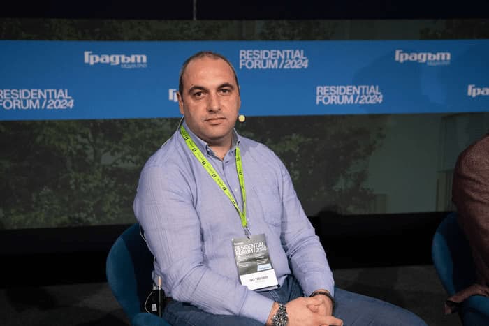 Ivo Todorov presenting at the residential forum hosted by Gradat Media Group.